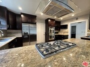 Photo - 6000 Le Sage Ave