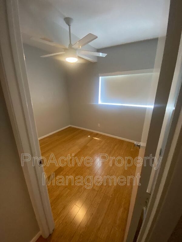 Photo - 218 S Ave 66