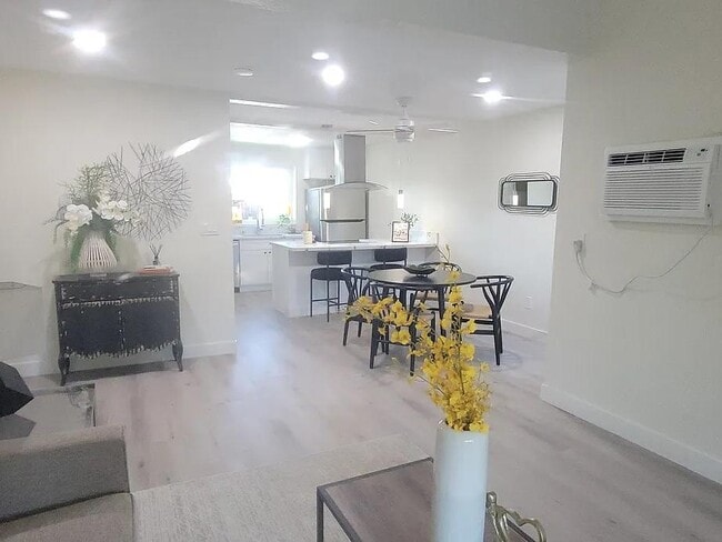 Photo - 1000 W MacArthur Blvd Unit 106