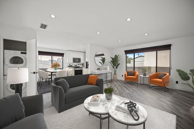 Photo - 955 N Oxford Ave Unit 5