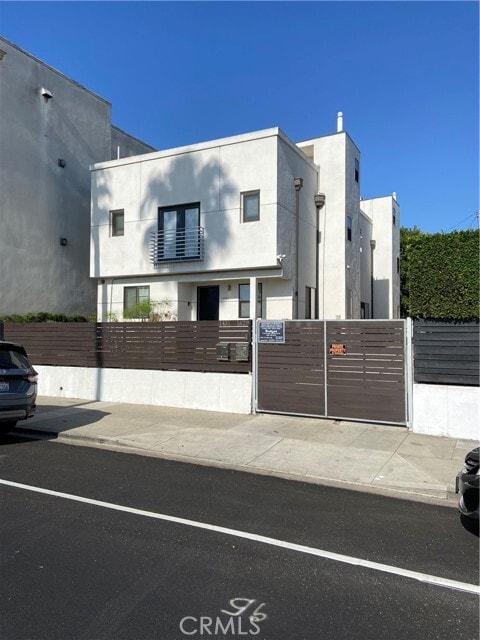 Photo - 1429 S Beacon St Townhome