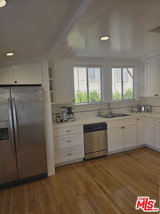 Photo - 2122 Hillhurst Ave