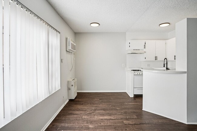 Photo - 238 South Serrano Ave