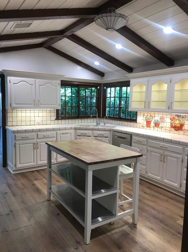 Photo - 4776 Galendo St