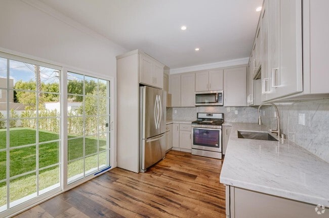 Brand new stainless steel appliances - 5257 S San Vicente Blvd Rental
