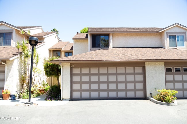 Photo - 215 Blackfoot Ln Townhome