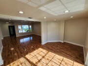 Photo - 13132 Hartland St