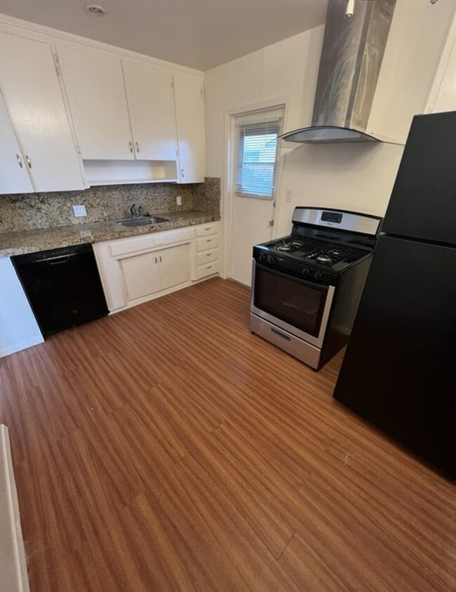 Photo - 4518 Boundary St