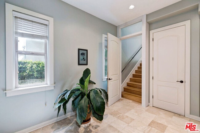 Photo - 2027 Butler Ave