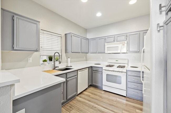 Photo - 26444 Arboretum Way