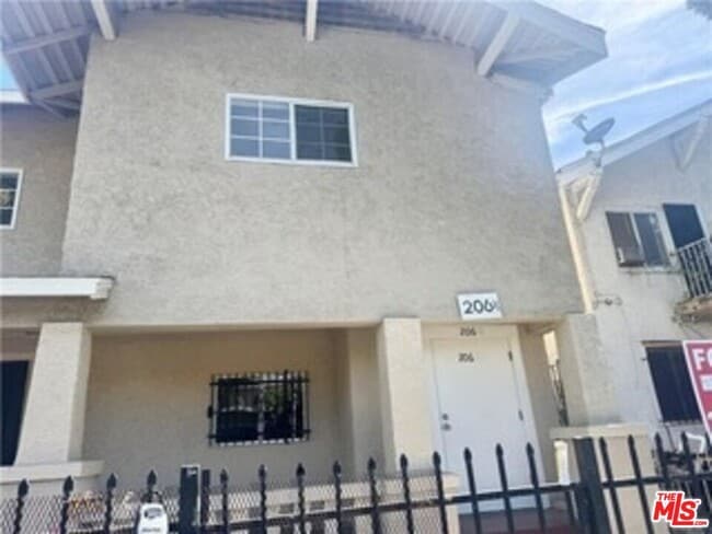 Photo - 204 W 52nd Pl