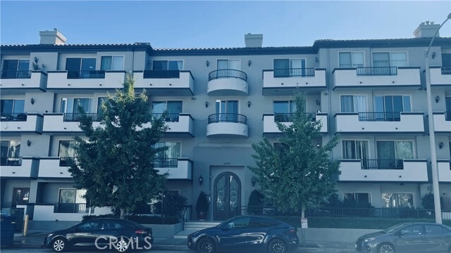 Building Photo - 11218 Camarillo St Unit 404