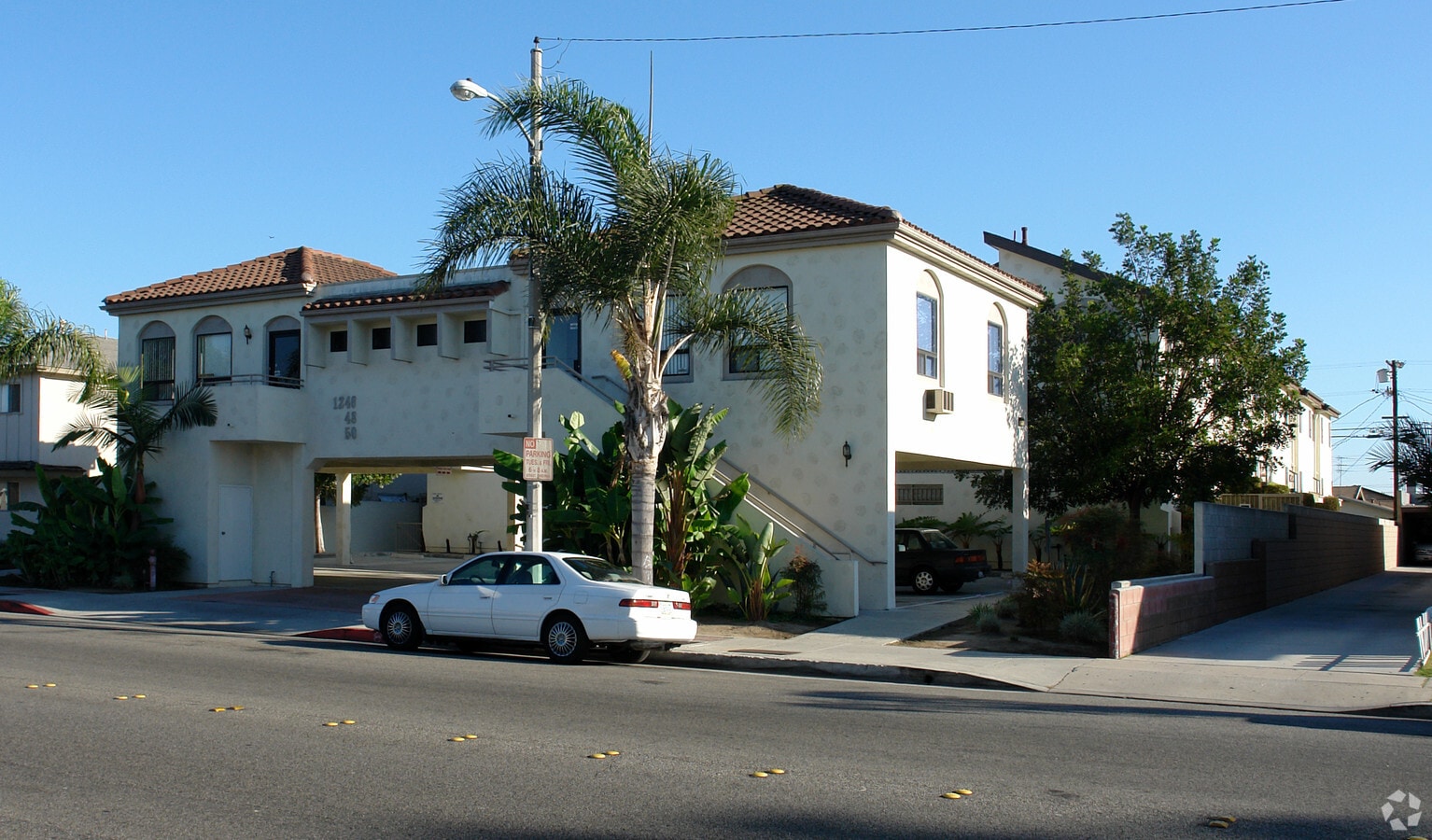 1246 W. Gardena Apts - 1246 W. Gardena Apts