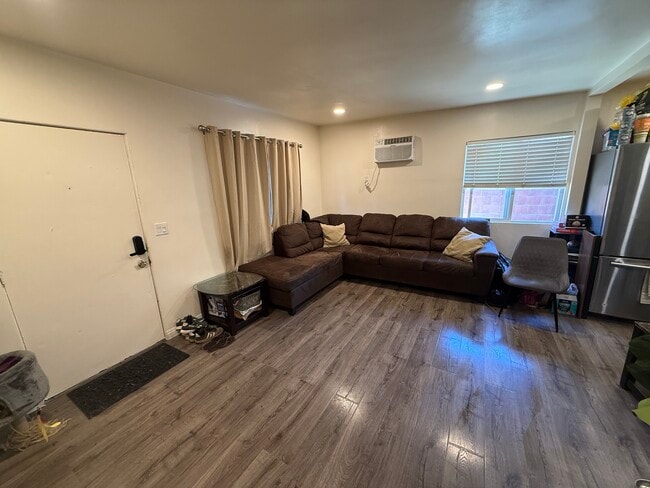 Living area/ front entrance - 18173 Brightman Ave