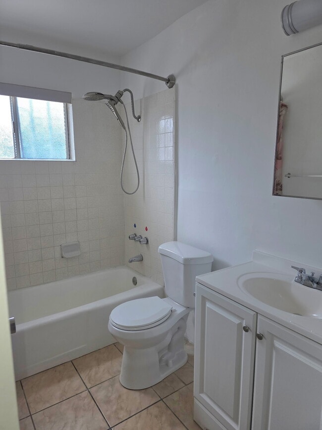 Photo - 1432 W 106th St Unit 2 Bedroom