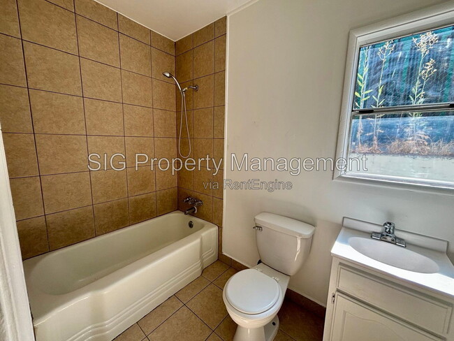 Photo - 10156 Helendale Ave Unit 10156 1/4