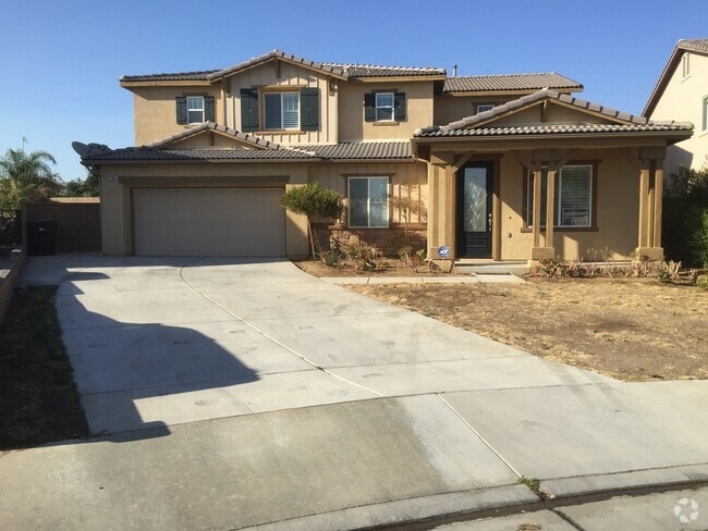 Building Photo - Executive Home!
