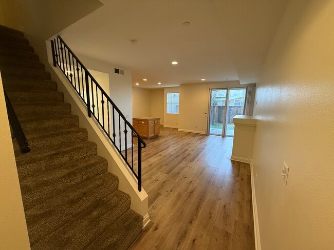 Photo - 7132 Farralone Ave