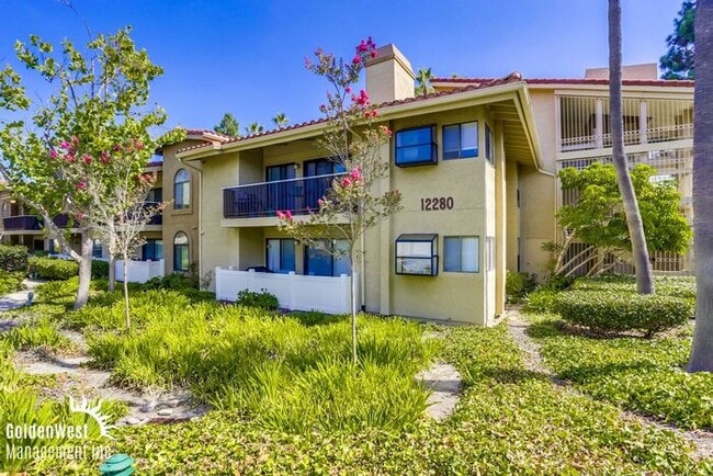 Building Photo - Breezy 2Bdm 2Ba Top-Floor Corner Condo with Mountain Views! Unit 4304