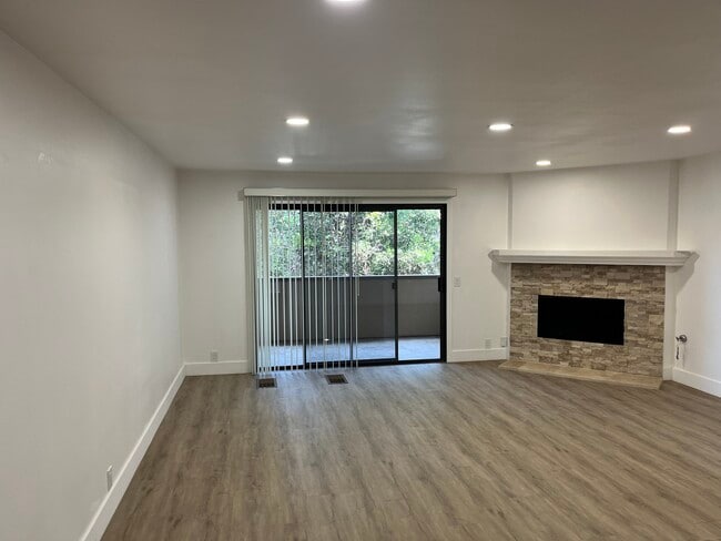 Photo - 8860 Villa La Jolla Dr Unit 217