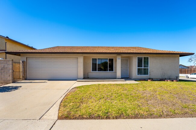 Building Photo - Single Level home in West Oxnard