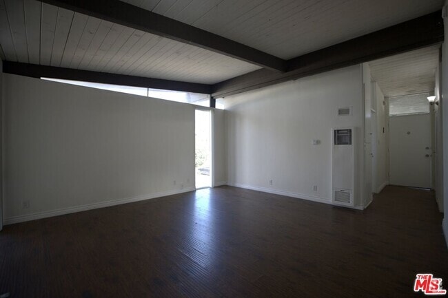 Building Photo - 11131 Rose Ave Unit 8 Rental
