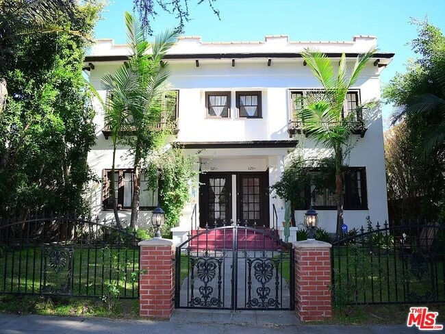 Building Photo - 1121 15th St Unit A