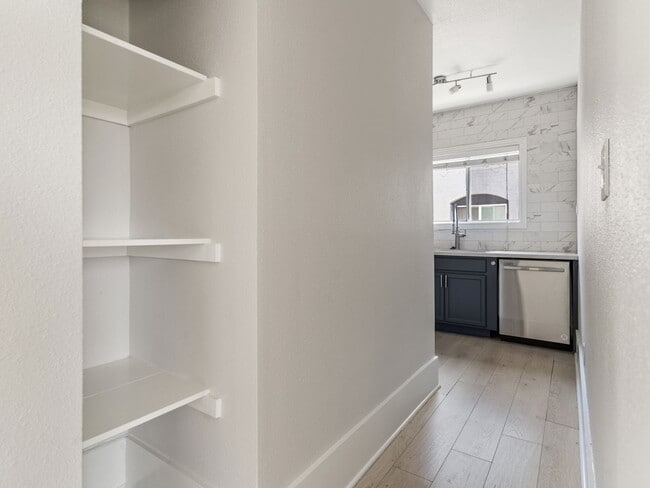 Photo - 338 E 7th St Unit #346