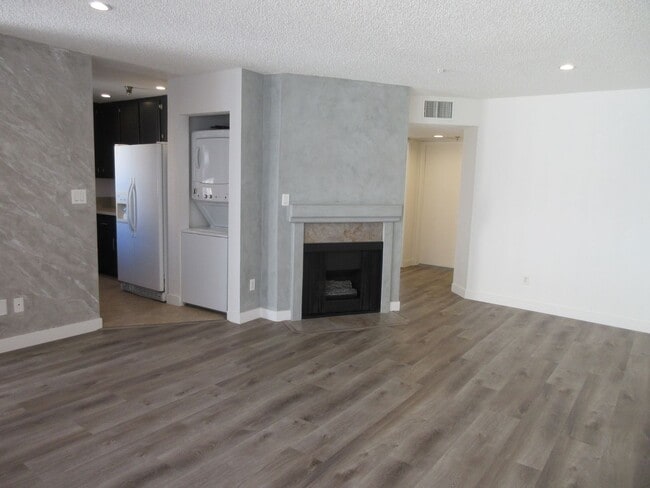 Photo - 2 bedroom Canoga Park condo on Eton Avenue...