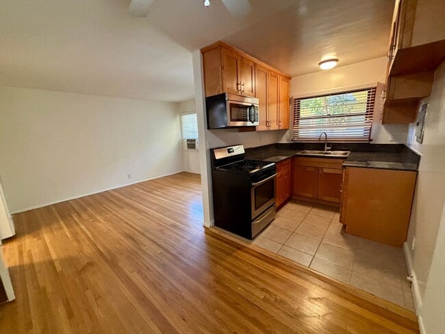 Building Photo - Victory, 1700-1702 Unit 1702 #B