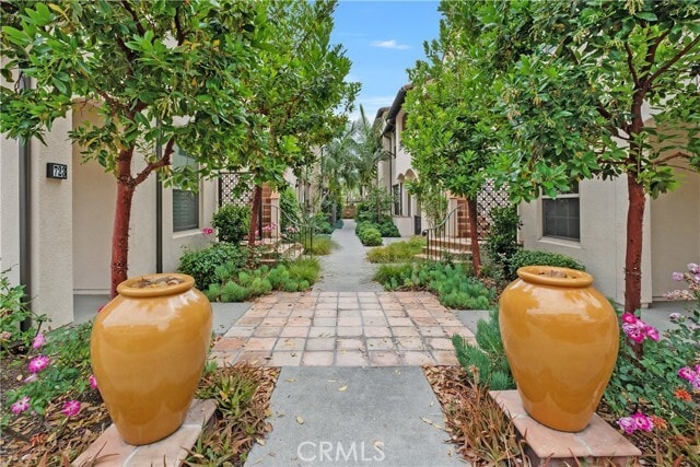 Photo - 717 Spring Gdn Condo