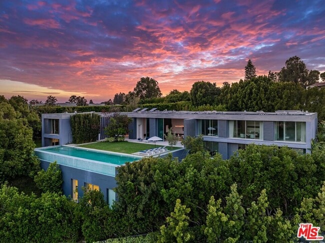 Photo - 670 Perugia Way House