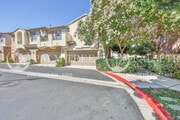 Photo - Stunning 4-Bedroom Townhome in Chula Vista... Unit 3