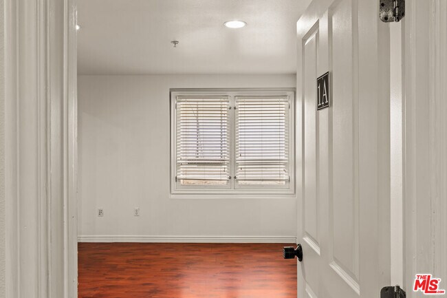 Photo - 2667 Menlo Ave Unit 2673-2