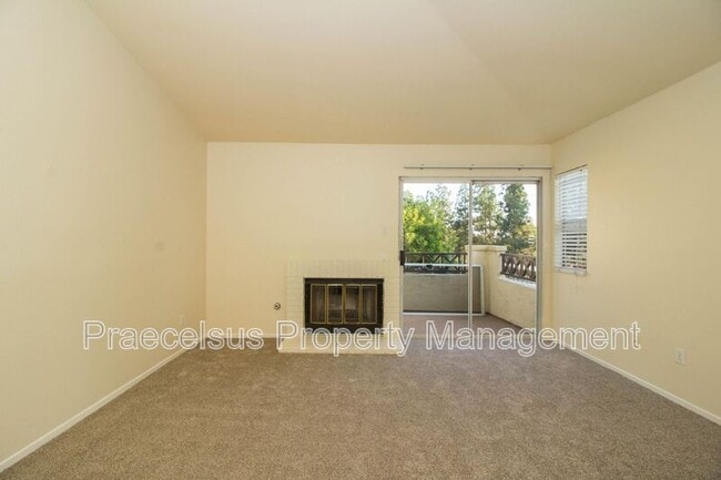 Photo - 2023 Lakeridge Cir Unit #203