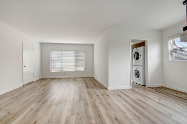 Photo - 943 6th St Unit E