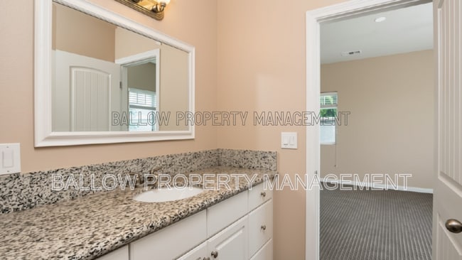Photo - 1327 Holly Ave