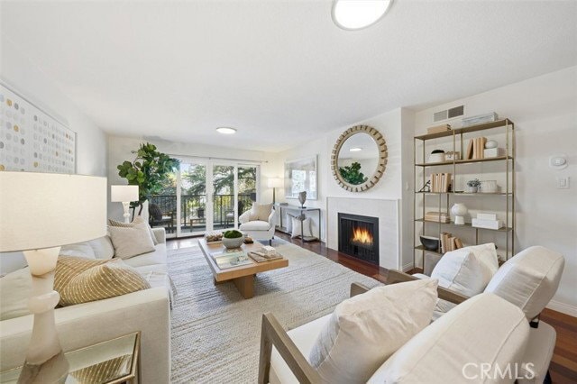 Photo - 222 7th St