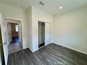 Photo - 729 W 12th St