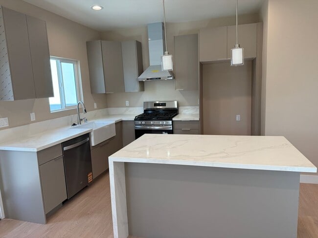 Photo - 1072 N Vinedo Ave