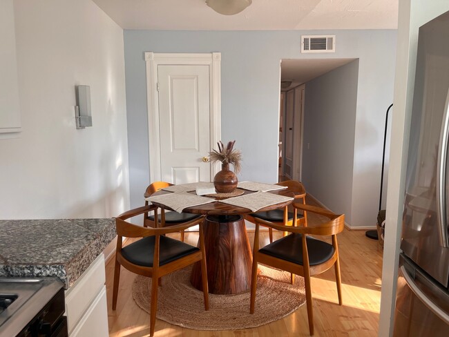 Photo - 3075 E Harbor Blvd