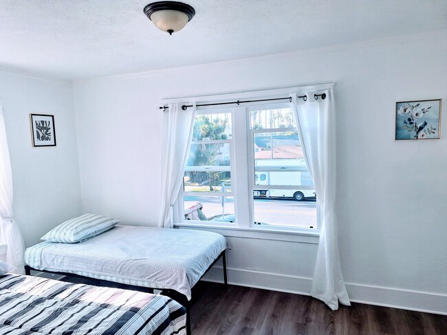 Photo - 2016 W 54th St Unit 2016