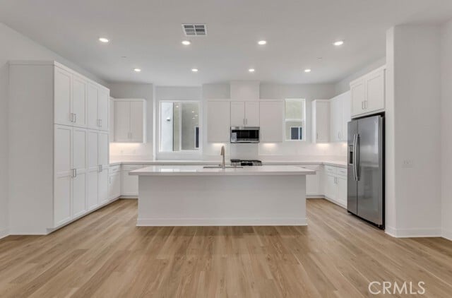 Building Photo - 260 Sash