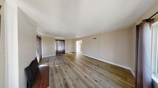 Photo - 5068 Rockford Dr