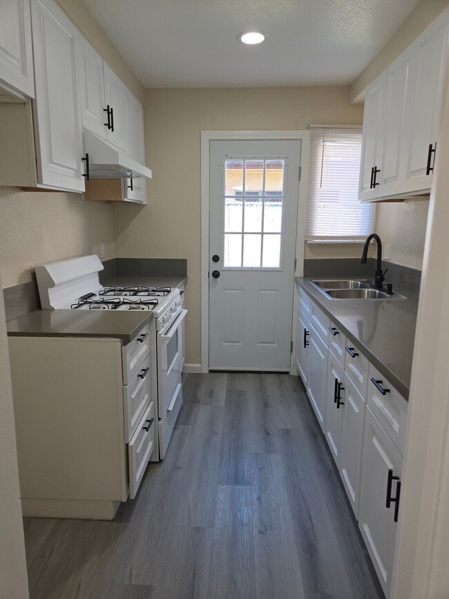 Photo - 2433 E Garvey Ave N Unit 2