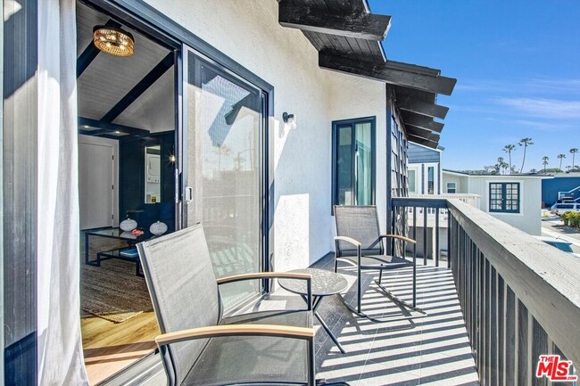 Photo - 1083 Montauk Ln