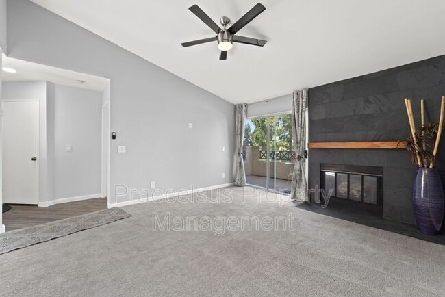 Photo - 2035 Lakeridge Cir Unit #301