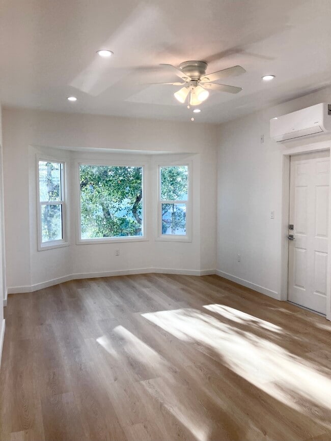 Building Photo - 164 N Ave 23 Unit 164.5 n ave 23