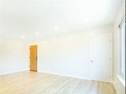 Photo - 2027 Vista Del Mar Ave Unit 6