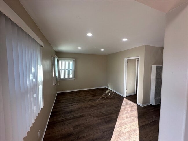 Photo - 901 N San Gabriel Ave Unit 5
